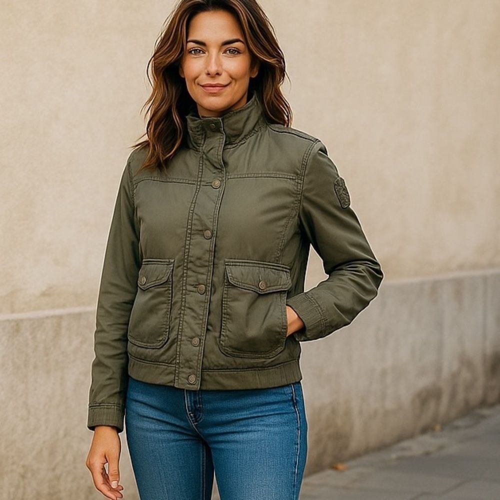 American Eagle Outfitters Bomber Jacket Size Medium
